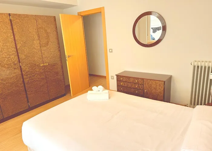 Juan Antonio Simon 14 *